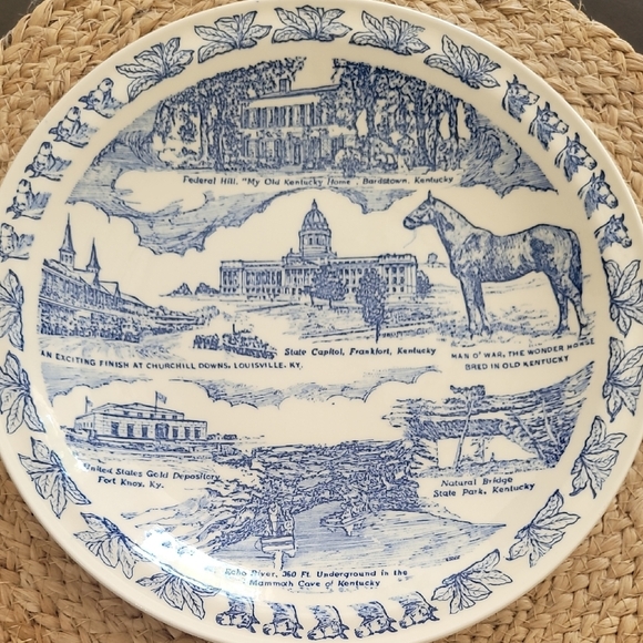 Vernon Kilns Other - Rare *Vernon Kilns Blue and White Kentucky Scenic Plate